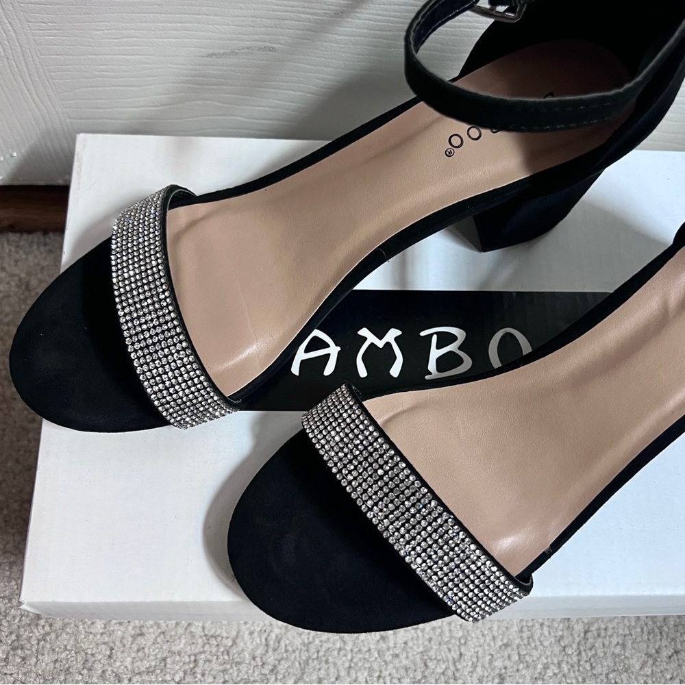 Elegant Black and Silver Women's Sandals